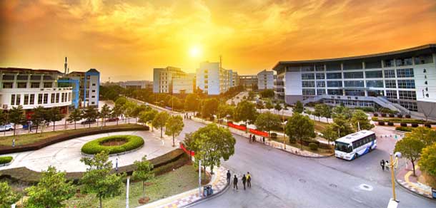 南京中医药大学 - 流金歲月