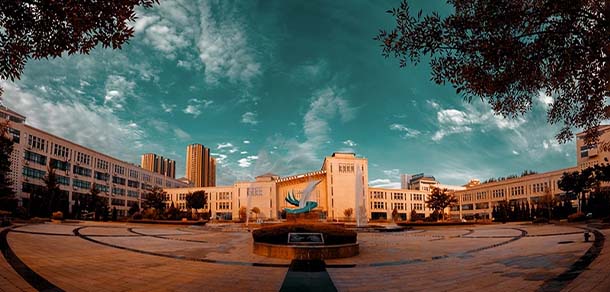 烟台大学 - 流金歲月