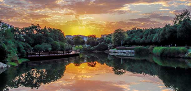 湖北经济学院 - 流金歲月