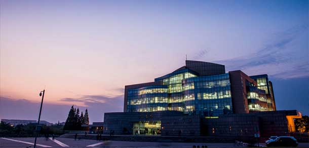 四川大学 - 流金歲月