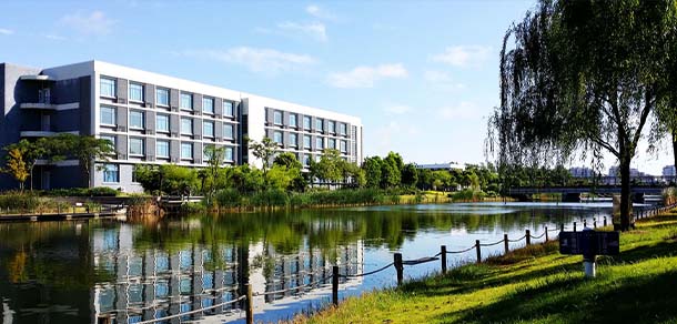 上海海事大学 - 流金歲月