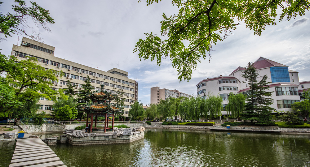 北京交通大学：校名题写 / 校徽设计